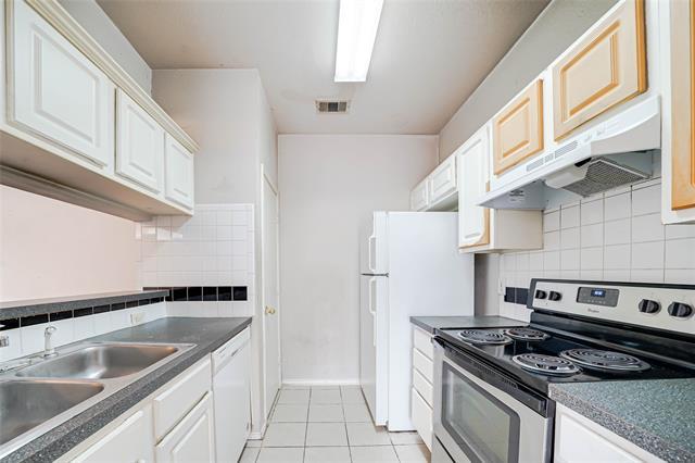 Building Photo - 3946 Brandon Park Dr