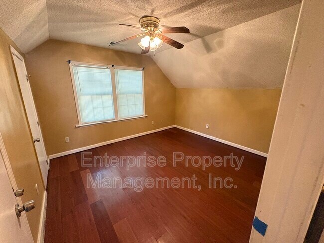 Building Photo - 3182 Casann Cove