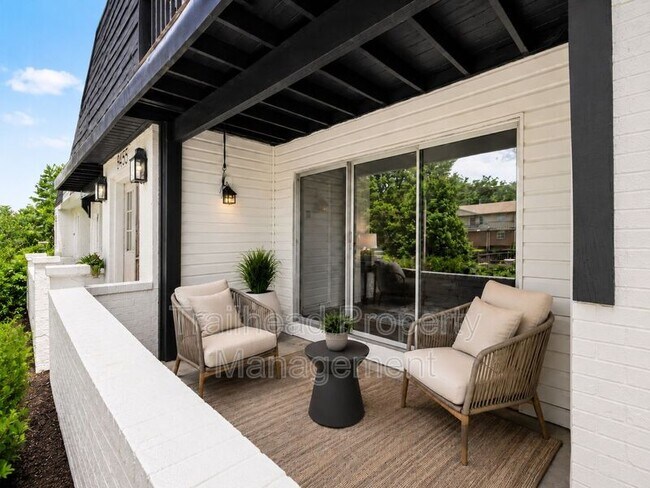 Building Photo - 8455 Robinson St