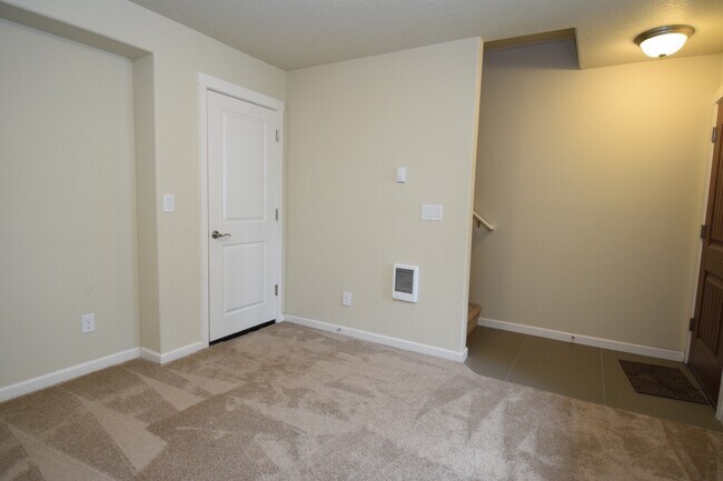 Building Photo - 15154 NW Fig Ln