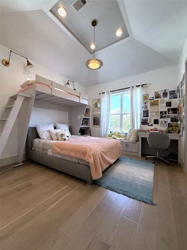 Building Photo - 4043 Tartan Ln