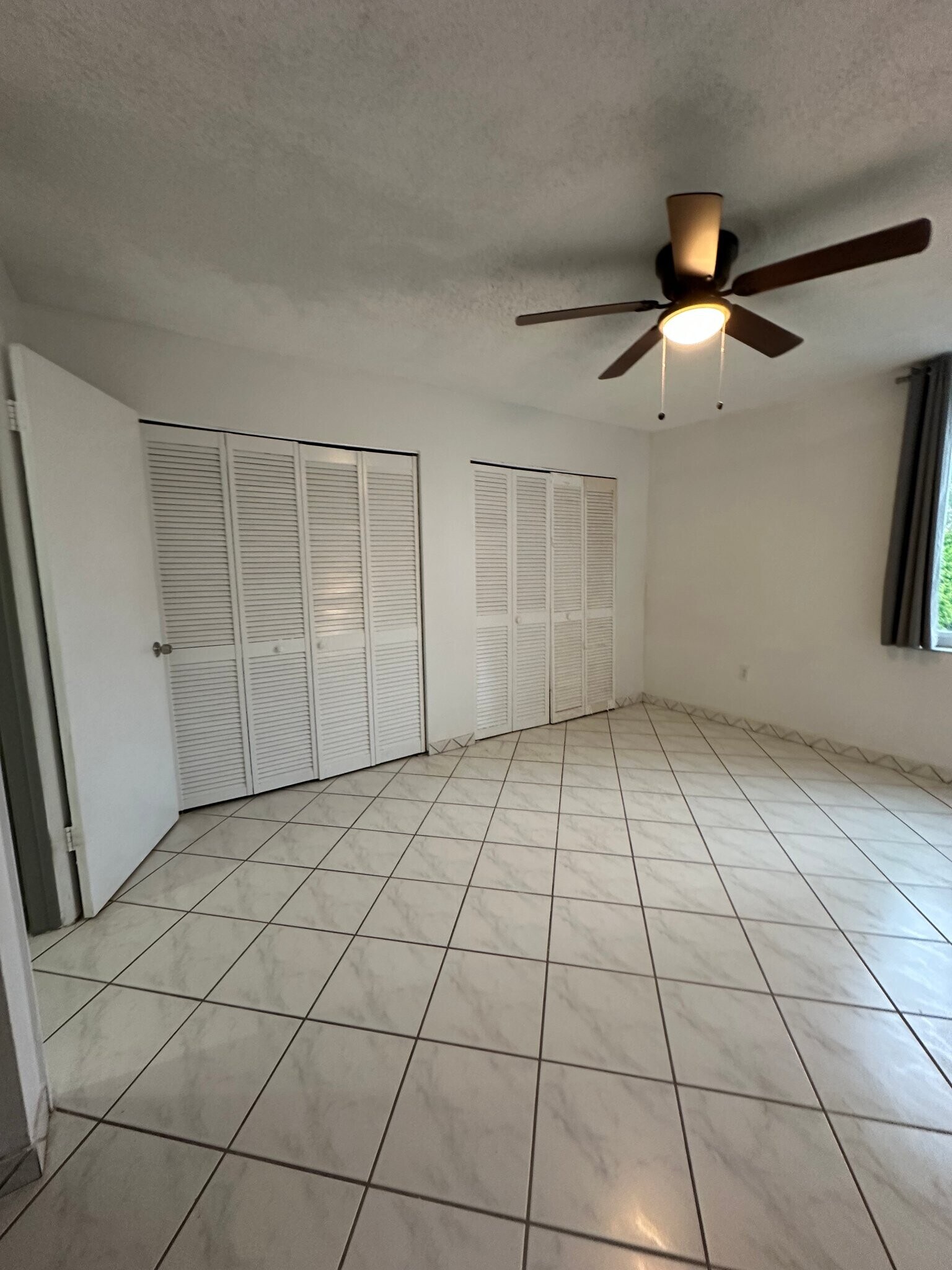 Building Photo - 250 180th Dr