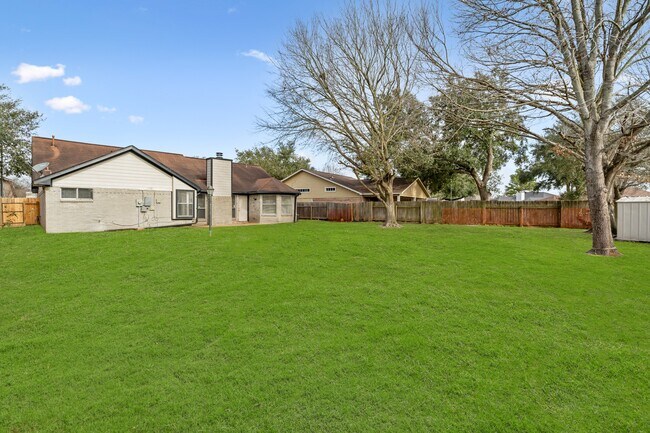 Building Photo - 22039 Rivermead Dr