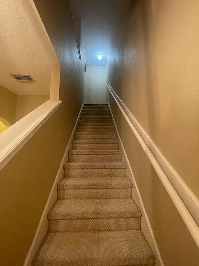 Building Photo - MOVE IN SPECIAL!!!   2 BEDROOM 2 BATHS JAC...