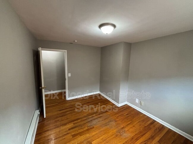 Building Photo - 1616 Pelham Pl