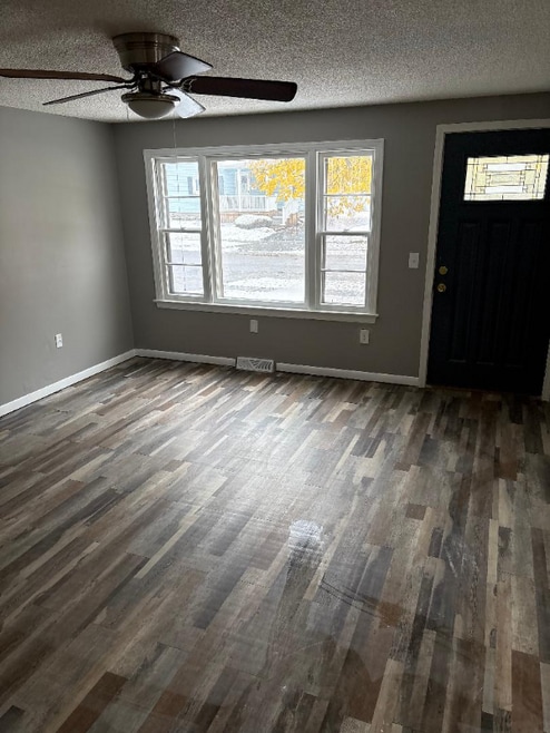 Building Photo - 190 Aurora Ave