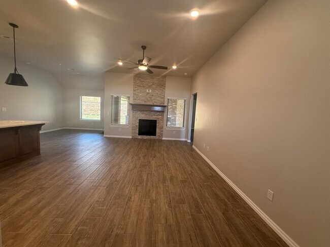 Building Photo - 8401 HazelWood Wy