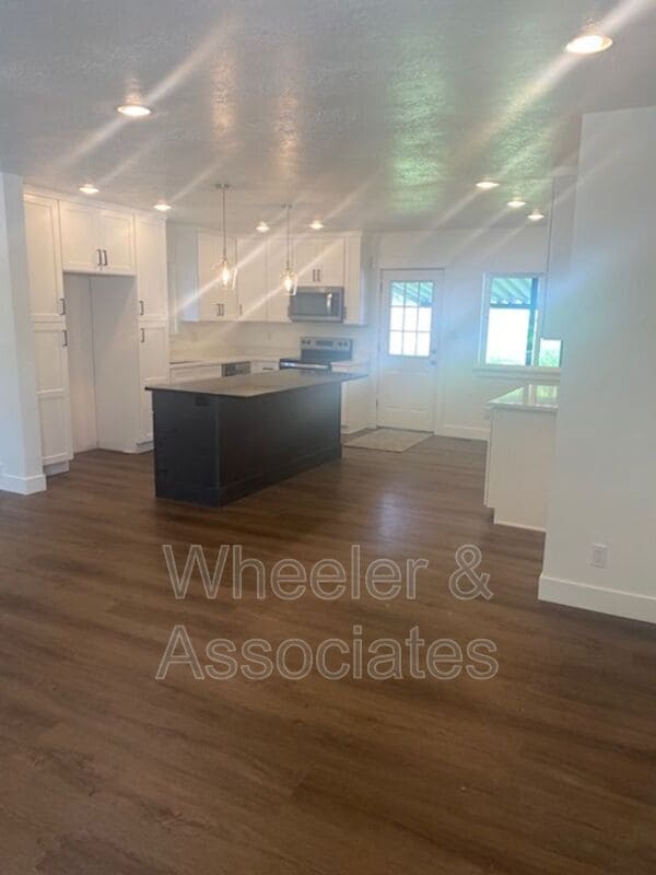 Building Photo - 3714 Brinker Ave