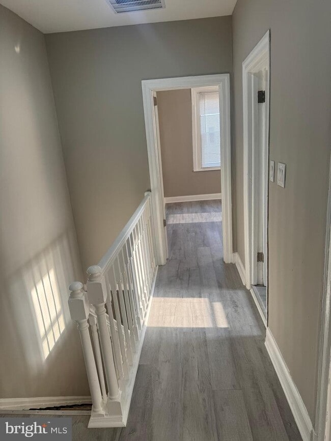 Building Photo - 1945 W Airdrie St