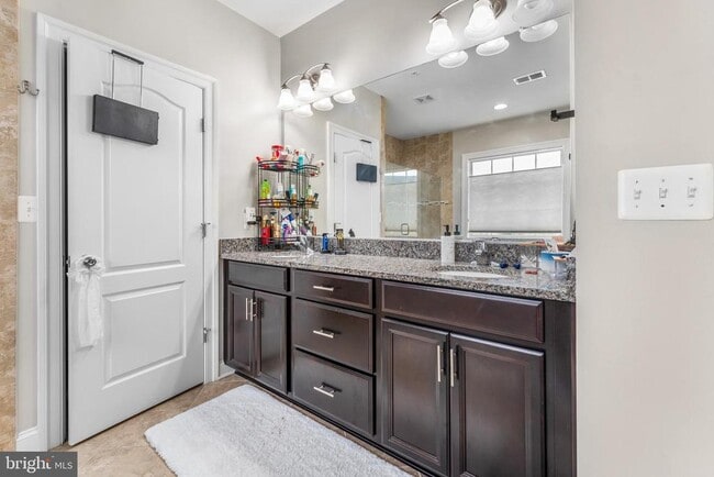 Building Photo - 726 River Mist Dr