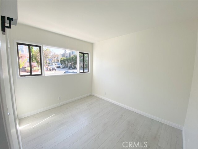 Building Photo - 233 6th St