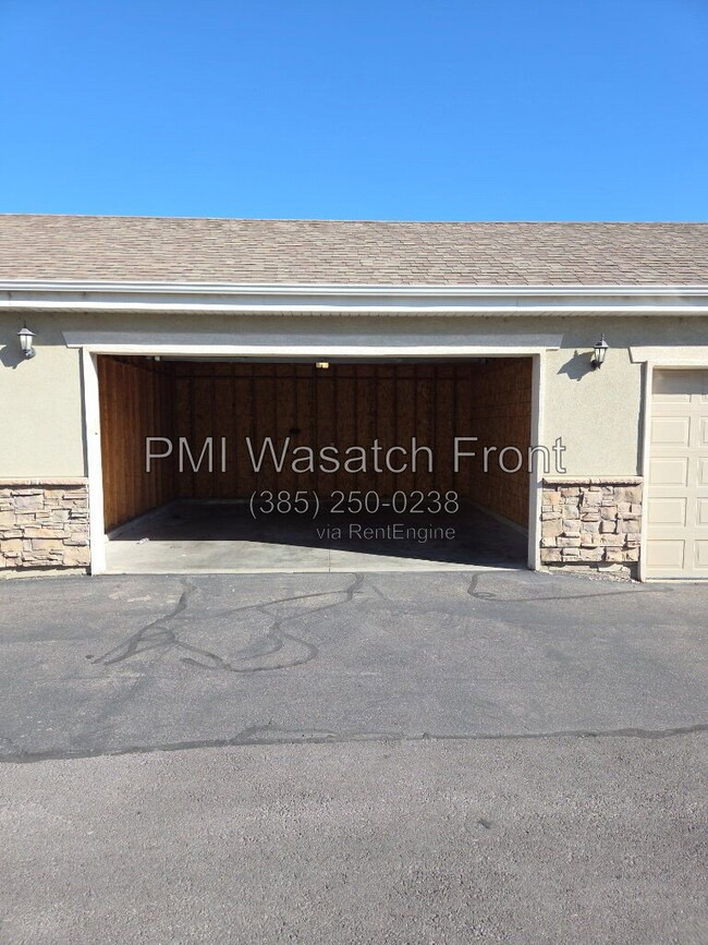 Building Photo - 147 W Spring Hill Way