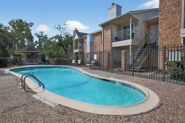 Building Photo - 3770 Lovers Wood Ln