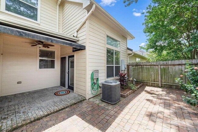 Building Photo - 816 Sterling Creek Cir