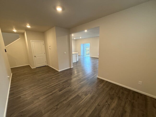 Building Photo - 4770 Daiquiri Ave NE