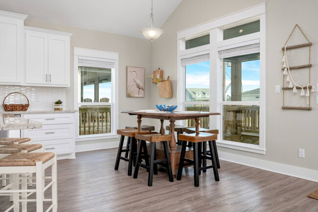 Building Photo - 947 Gulf Shores Dr