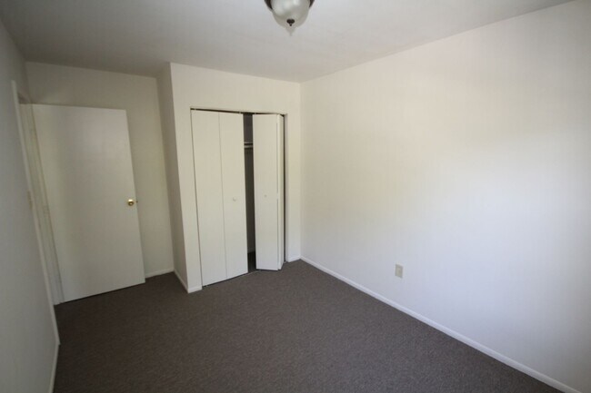Building Photo - 1473 Charlestown Dr