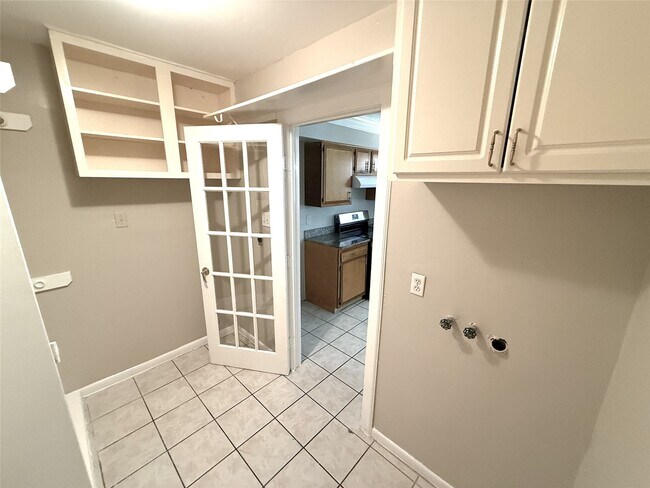 Building Photo - 4531 Burkegate Dr