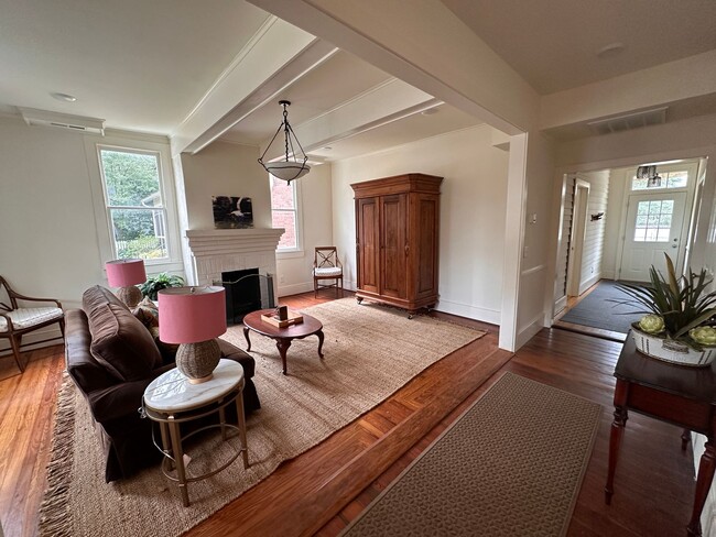 Building Photo - Historic Downtown Wilmington Furnished 3 B...