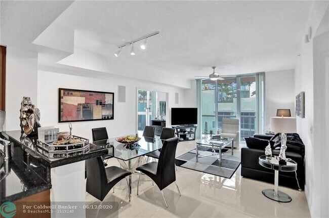 Building Photo - 111 SE 8th Ave