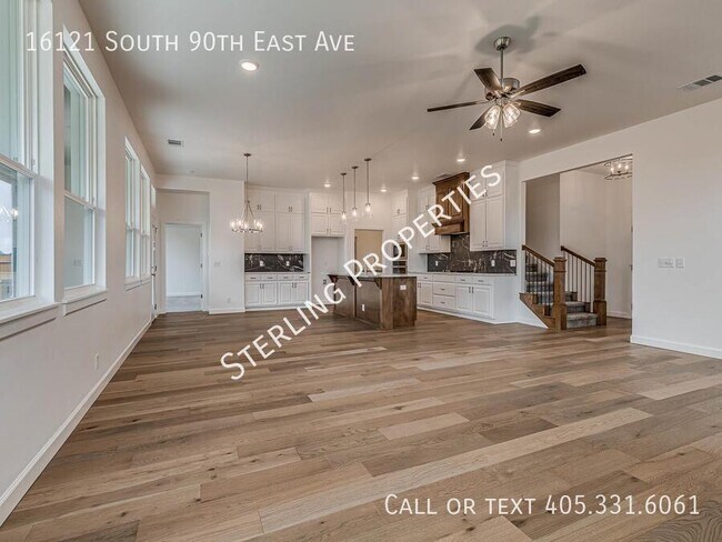 Building Photo - 16121 S 90th East Ave