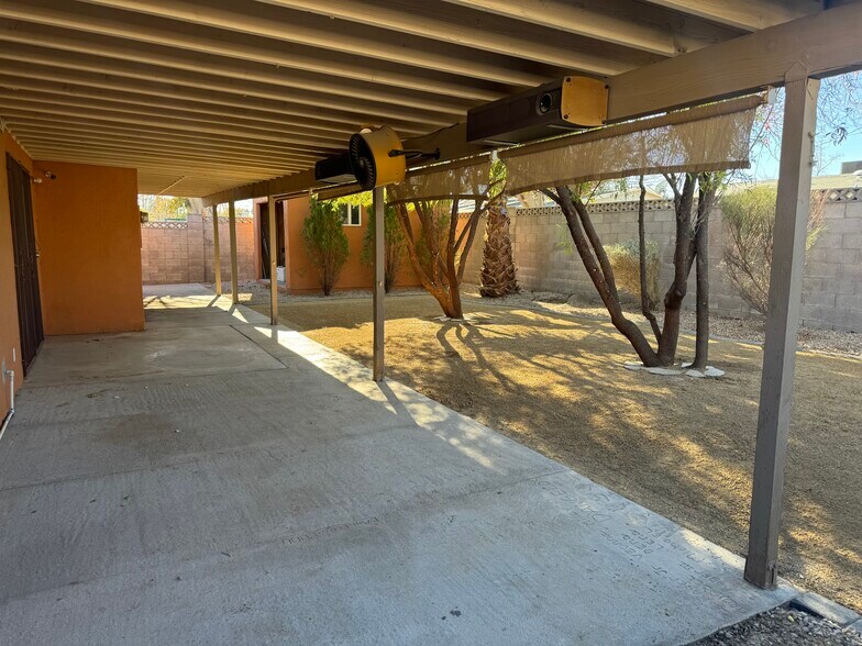 Building Photo - 132 Shadow Ln