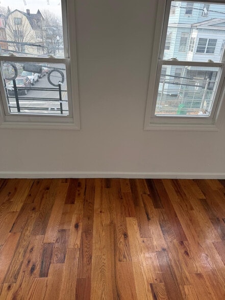 Building Photo - 904 S 18th St