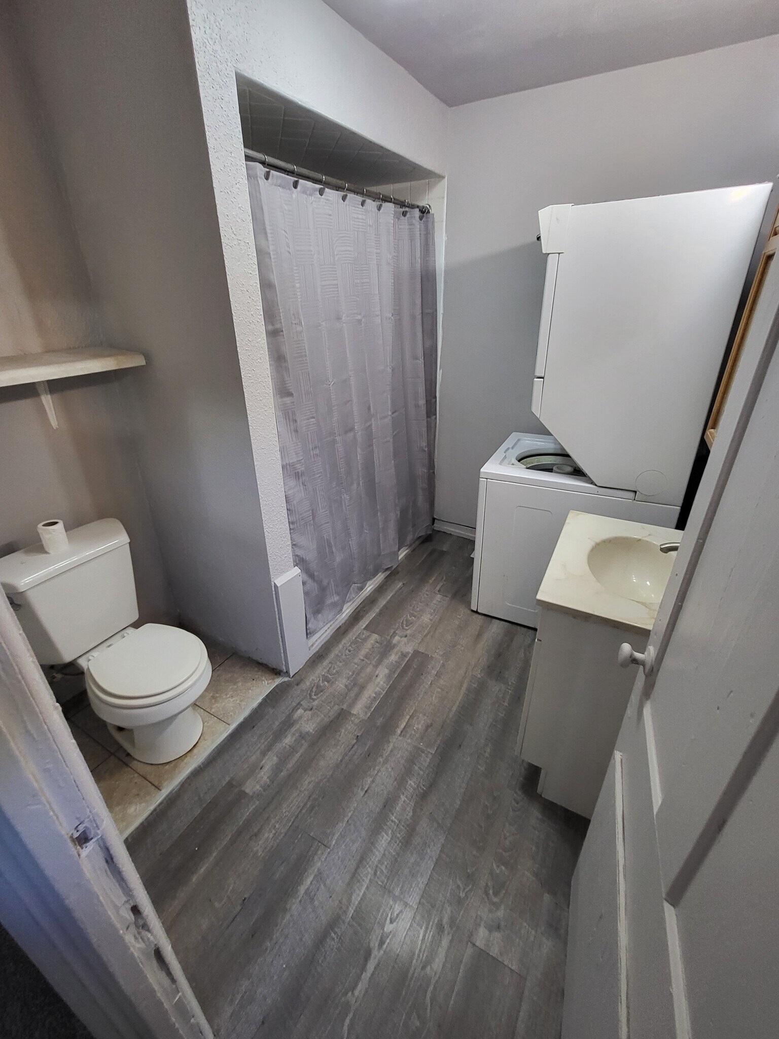 Building Photo - 378 W Division St