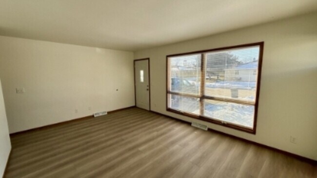 Building Photo - 2018-2020 Parkside Drive - 2020