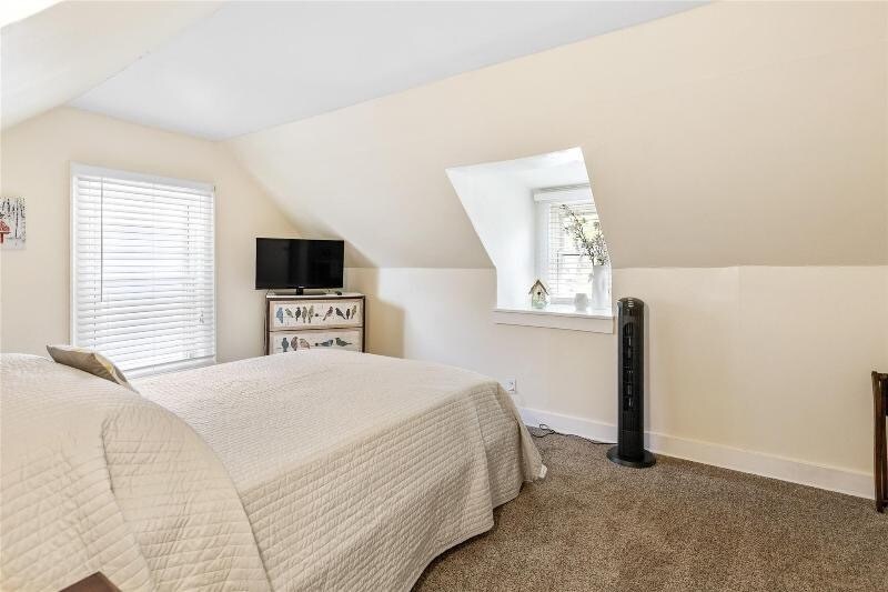 Building Photo - 939 E 3rd St