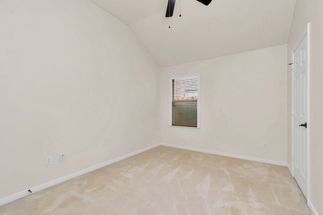 Building Photo - 16510 Bluff Springs Dr