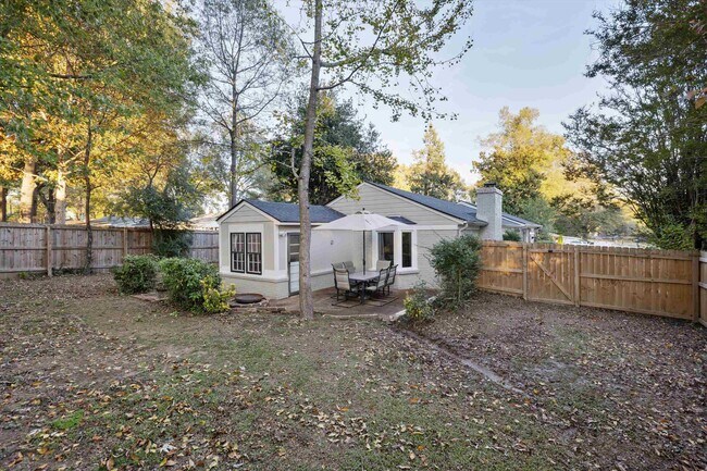 Building Photo - 5270 Edenshire Ave