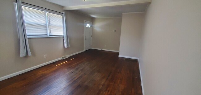 Building Photo - 14 Highland Ave SW