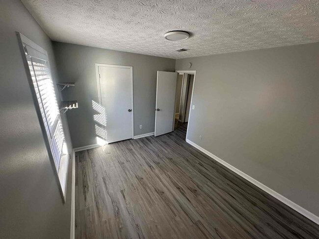 Building Photo - 4348 Bradley Dr SW