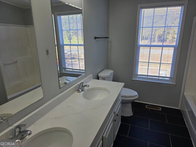 Building Photo - 203 River Oak Dr