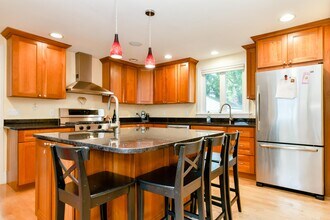 Building Photo - 36 Burroughs St