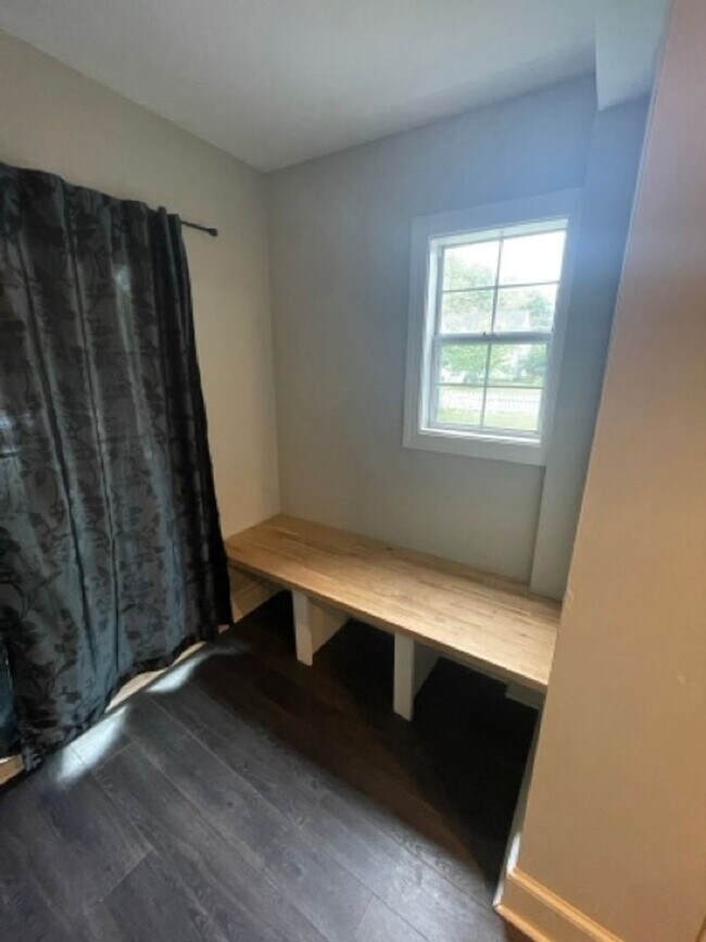 Building Photo - Charming 2 Bedroom Richmond Home