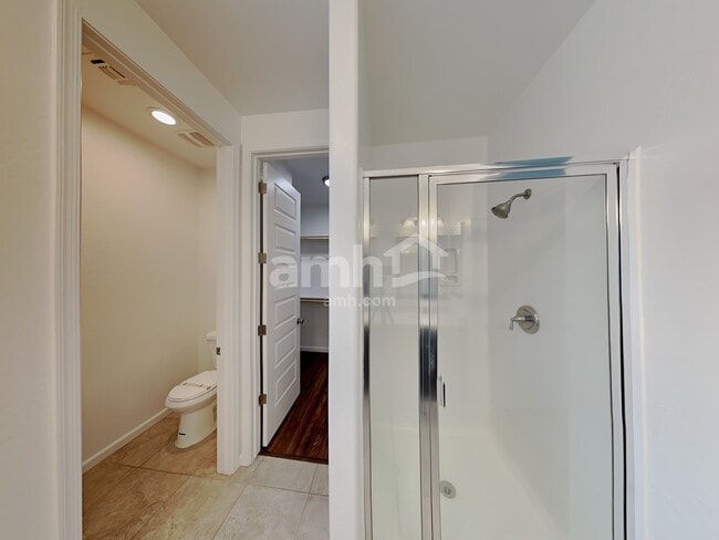 Building Photo - 215 E Salerno Way