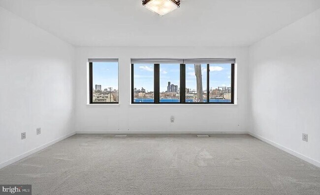 Building Photo - 928 Wallace St