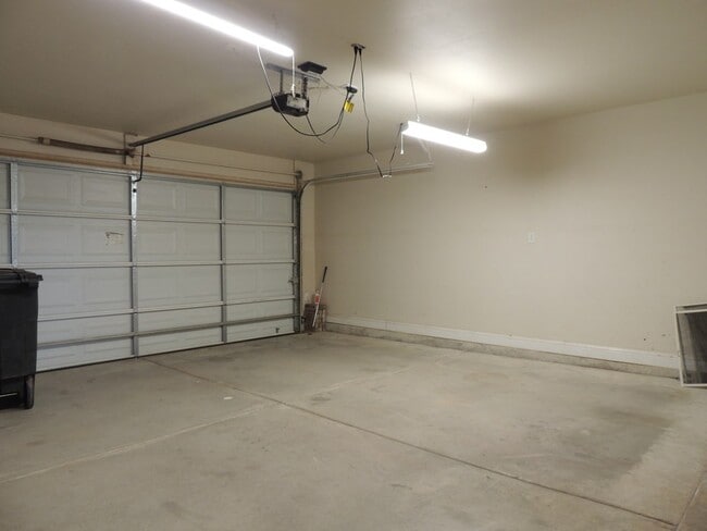 Building Photo - 9912 Agave Ave