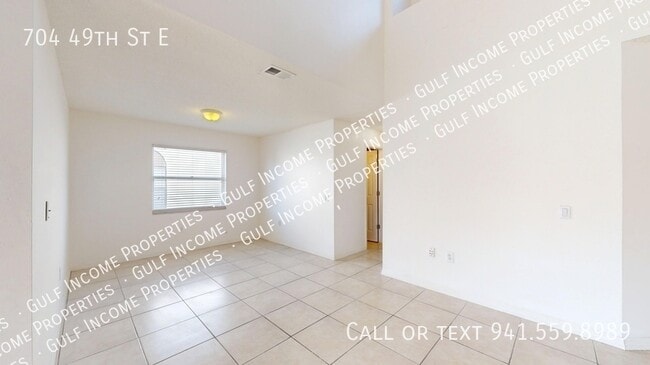 Building Photo - 704 49th St E