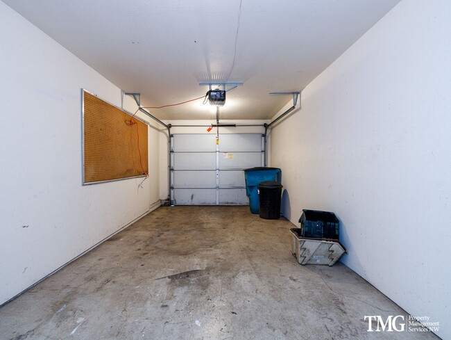 Building Photo - Don’t miss out on this spacious 2-bedroom duplex with premier outdoor space!