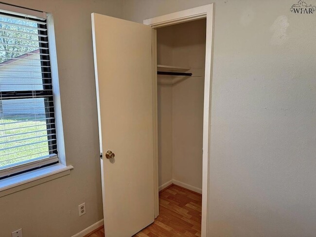 Building Photo - 4610 N Eden Hills Cir