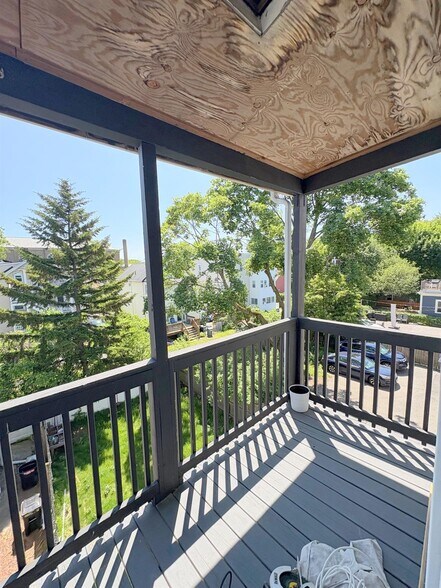 Building Photo - 196 Sherman St