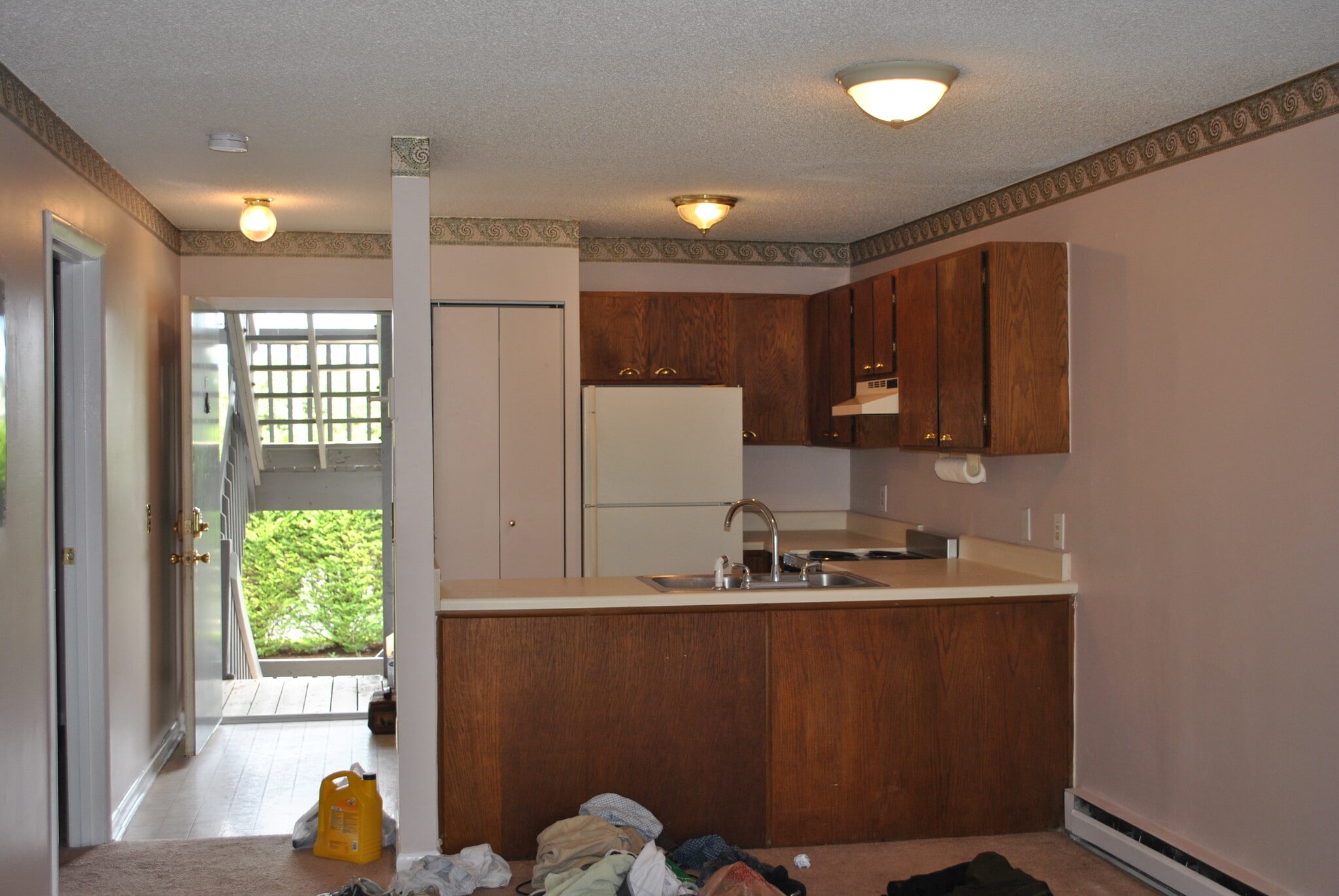 Building Photo - 475 Meadowview Dr
