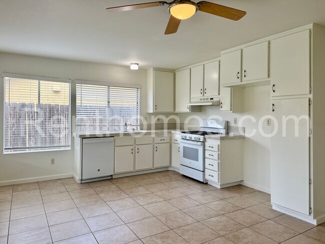 Building Photo - 8575 Keystone Ct