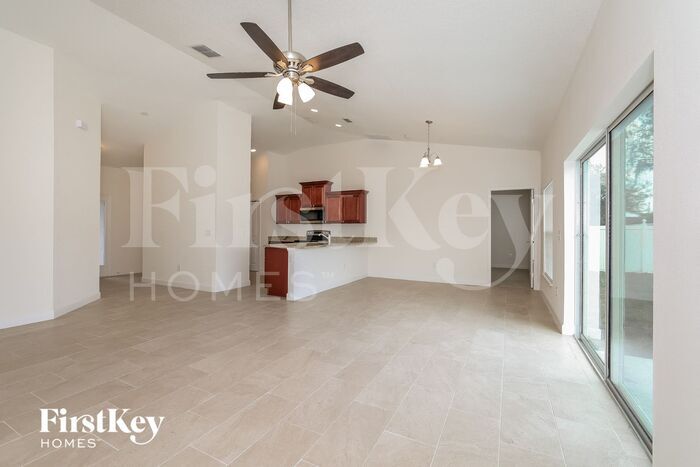 Building Photo - 535 Cardinal Dr