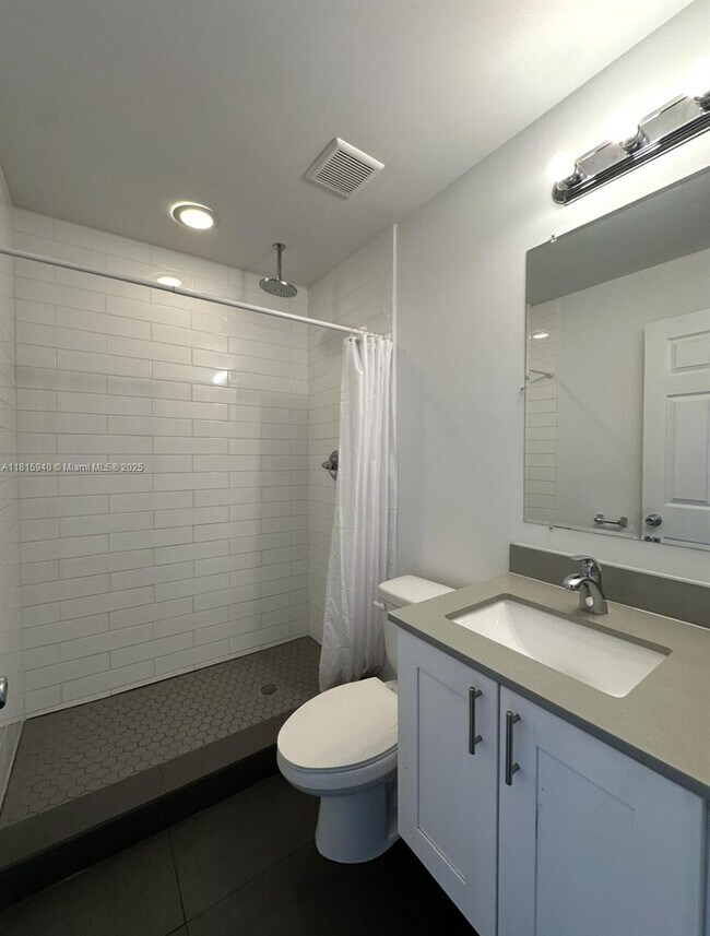 Building Photo - 346 NW 35th St