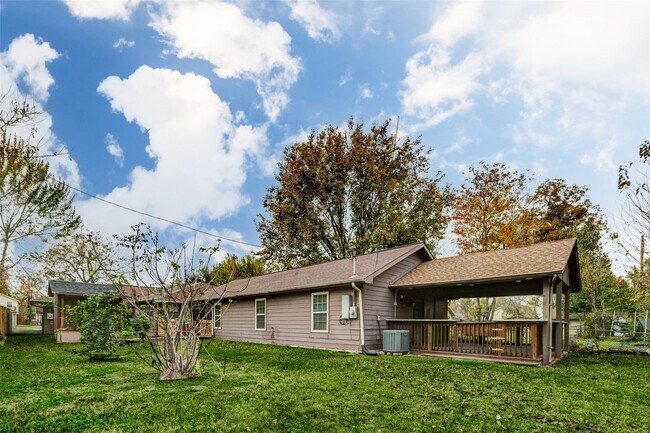 Building Photo - 7118 Karen St