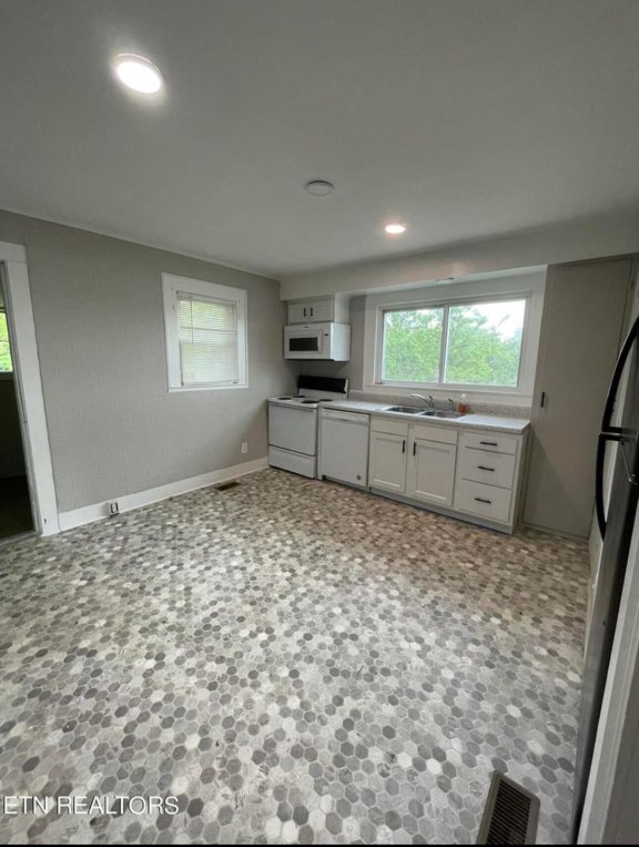 Building Photo - 2219 Atchley St